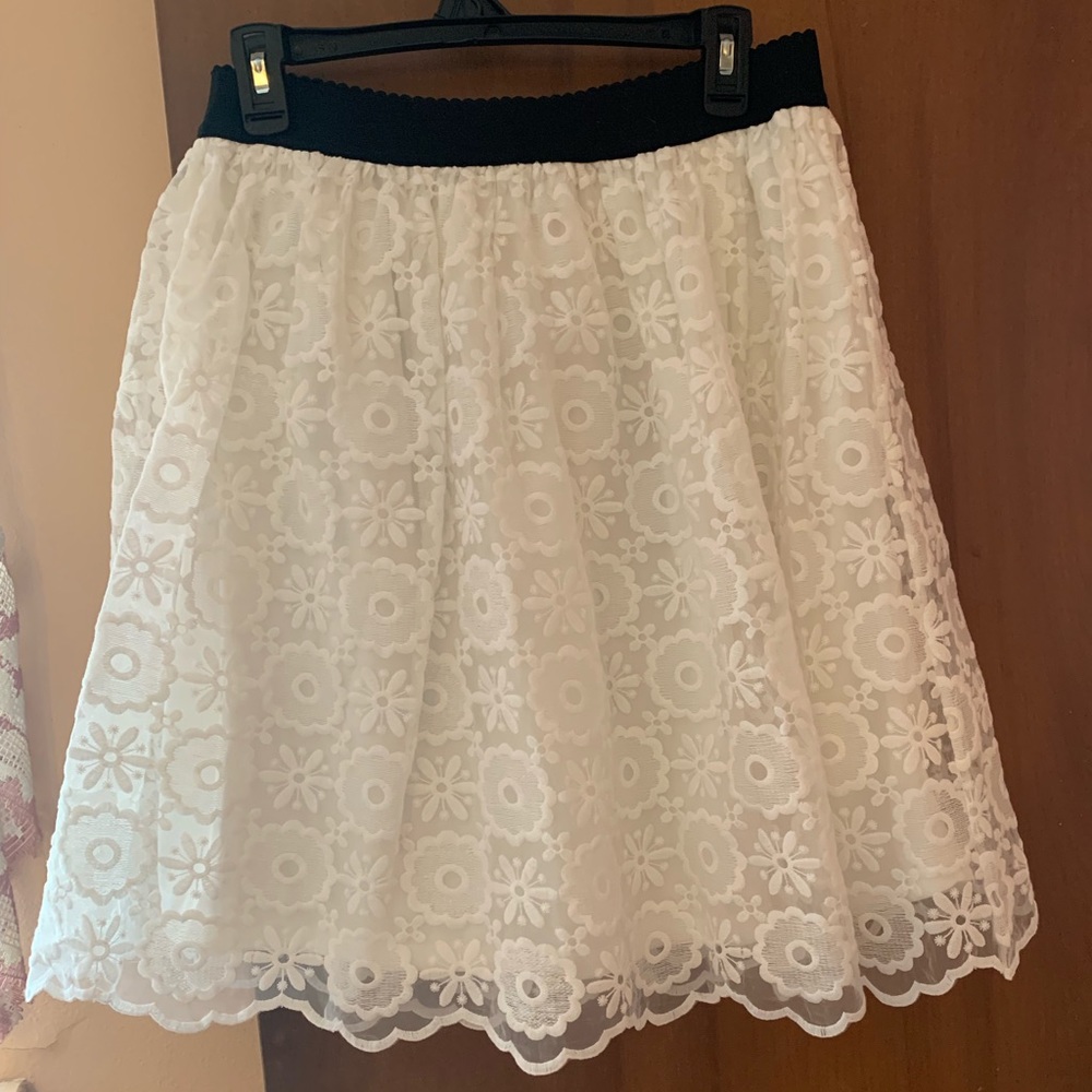 Forever 21 Plus white lace flower skirt